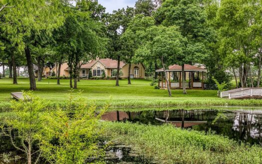 9.79 Acres in River Park Ranch, 4-5/3.5 Home, 3-Car Garage w/Shop & Apt, 6-Stall Barn w/Overhang, 2 Pastures, Auxillary Barn