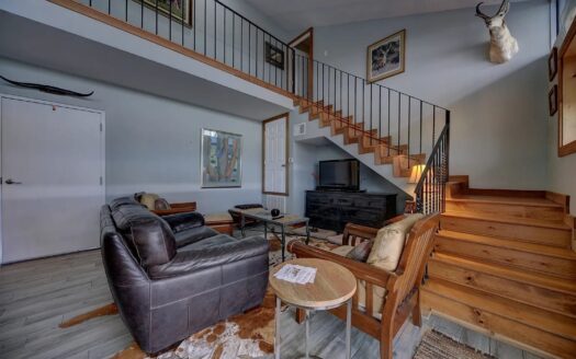 Rancho Martita West, 67 Acres, Main Home, Barn w/10 Stalls & 2/1 Apt, 25K SF Arena Structure w/5 Stalls, Pens, Sunshades, Kennel, Trailer Parking