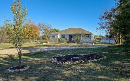 For Lease: 5.27 Acre Mini Farm, 3/2 Farm House w/New AC & Recent Wood Flooring, 3-Stall Barn, Paddocks, Pasture, RV/Boat/Hay Storage