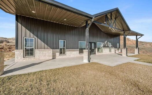 38.55 Picturesque Acres, 4/3 Barndominium, Spring-fed Pond, 2 Wells, Horses Okay