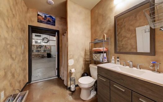 33 Acre Husky Ranch, 2000 sf Indoor Barn w/10 Custom Stalls, 1/1 Qtrs, Veterinary Workspace & Wash Station, 1/1 Guest House